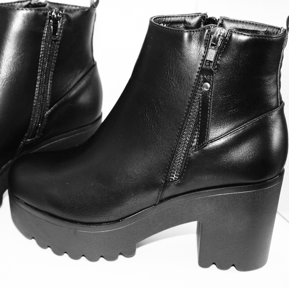 Last pairs 5.5 & 7"Alexa" 🖤booties - Picture 3 of 7